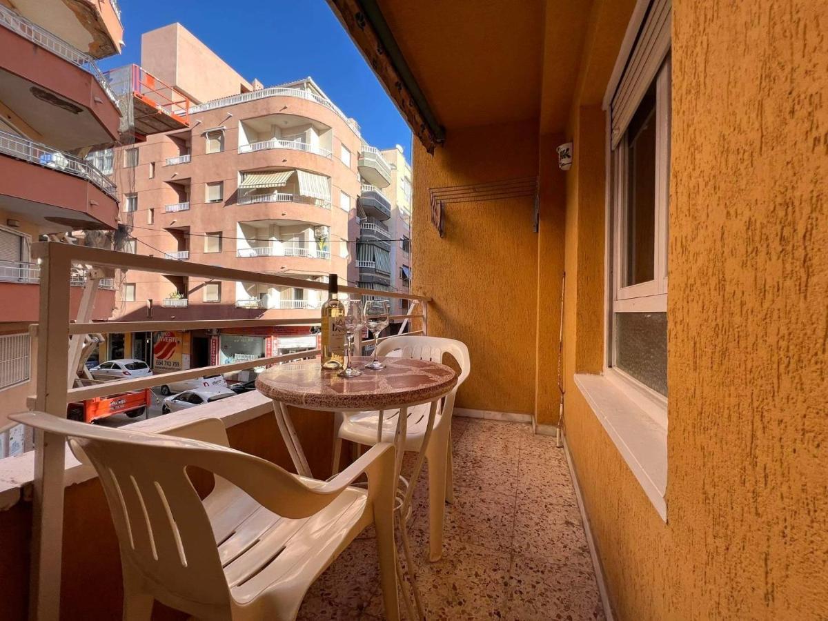 Uroczy Apartament Przy Playa De Los Locos Torrevieja Exterior photo